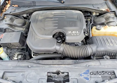 2016 Chrysler 300C z USA, uszkodzony, nr VIN 2C3CCAEGXGH189668